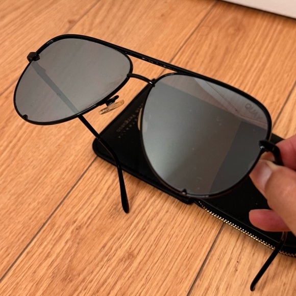 Mirror effect sunglasses - Picture 3 of 4